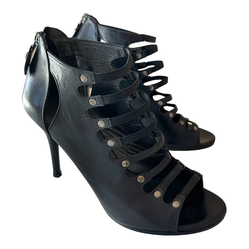 Stuart Weitzman Marie Leather Bootie in Black Size 8.5